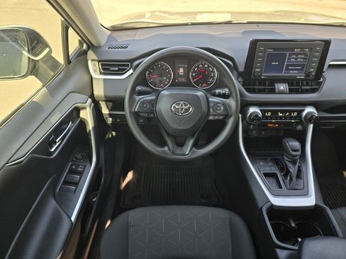 Used 2022 Toyota RAV4 XLE w/ Convenience Package FWD image 14