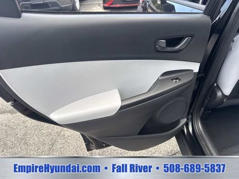 Used 2023 Hyundai Kona SEL AWD/4WD image 16
