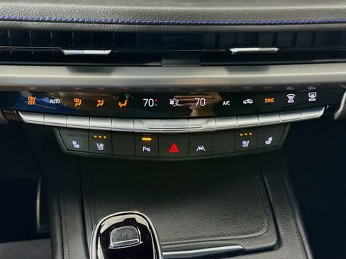Used 2024 Cadillac XT4 Sport FWD image 16