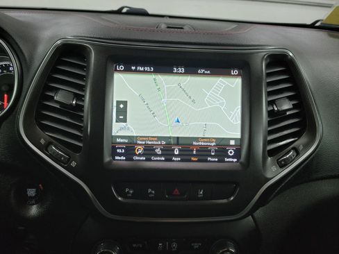 Used 2019 Jeep Cherokee Trailhawk AWD/4WD image 20