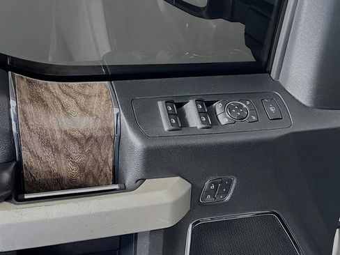 Used 2019 Ford F350 Lariat w/ Lariat Ultimate Package image 13