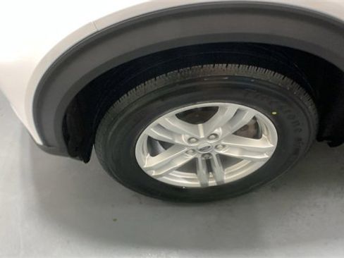 Used 2020 Ford Explorer XLT w/ Comfort Package image 22