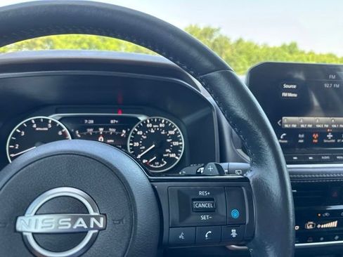 Used 2023 Nissan Rogue SL w/ SL Premium Package FWD image 13