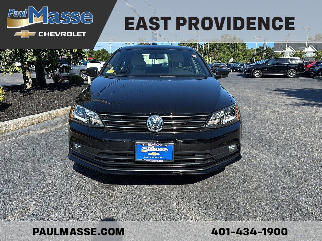 Used 2016 Volkswagen Jetta Sport FWD image 2
