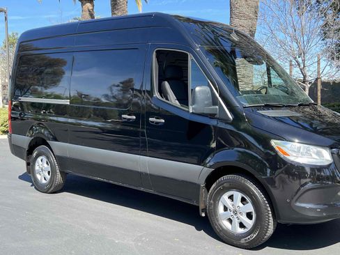 Used 2023 Mercedes-Benz Sprinter 2500 w/ Parking Package image 44