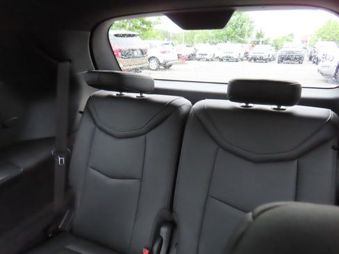 Used 2023 Cadillac XT6 Premium Luxury w/ Technology Package AWD/4WD image 31