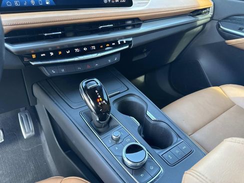 Certified 2024 Cadillac XT4 Sport image 25