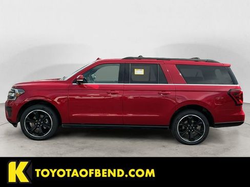 Used 2022 Ford Expedition Max Limited image 2