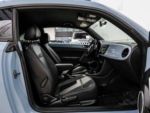 Used 2014 Volkswagen Beetle 2.5 FWD image 34