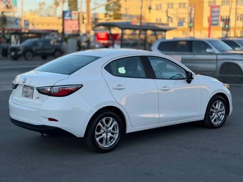 Used 2017 Toyota Yaris iA image 15