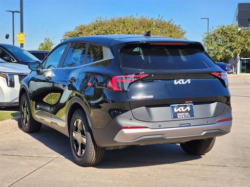 New 2026 Kia Sportage LX image 3
