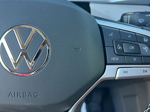 New 2026 Volkswagen Taos SE image 20