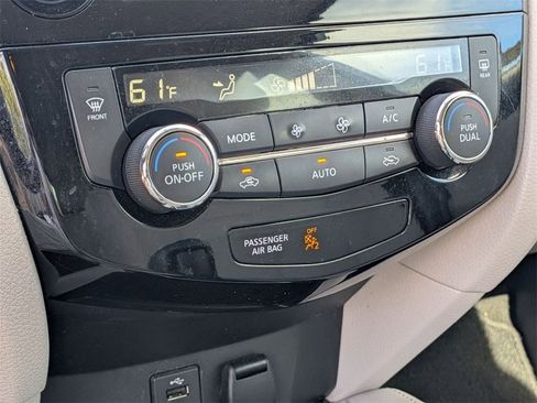 Used 2018 Nissan Rogue Sport SL image 21