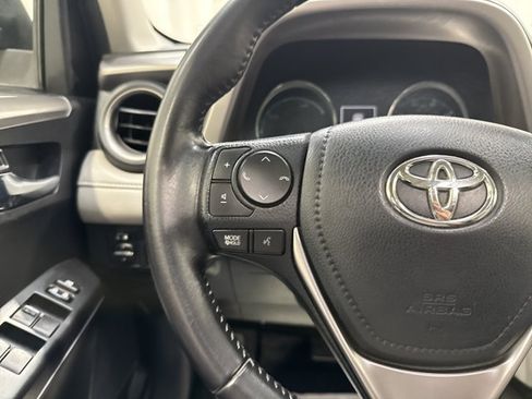 Used 2016 Toyota RAV4 XLE AWD/4WD image 17