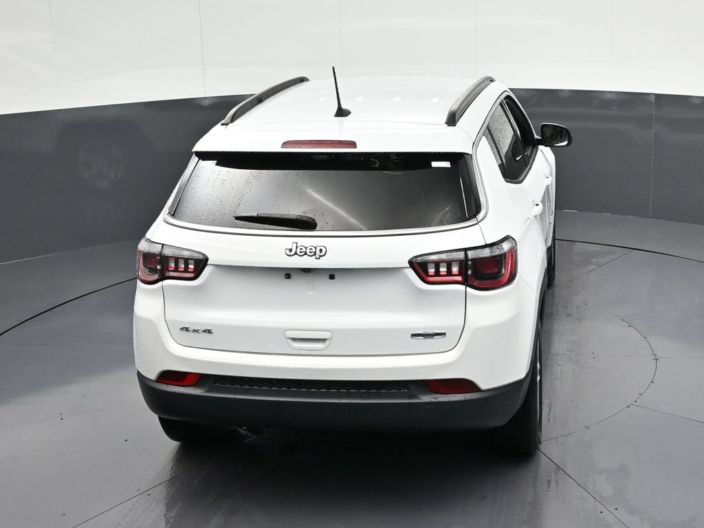 Used 2023 Jeep Compass Latitude AWD/4WD image 17