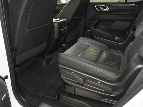 Used 2022 Chevrolet Tahoe Z71 w/ Luxury Package AWD/4WD image 42
