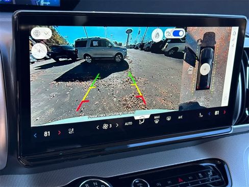 New 2025 Ford Expedition Active image 30