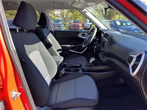 Certified 2025 Kia Soul LX w/ Option Group 015 image 18