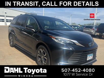 Used 2025 Toyota Sienna Platinum