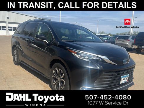 Used 2025 Toyota Sienna Platinum AWD/4WD image 1