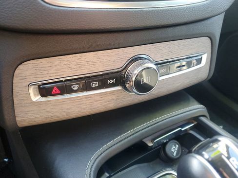 Used 2021 Volvo XC90 T6 Inscription w/ Protection Package Premier image 33