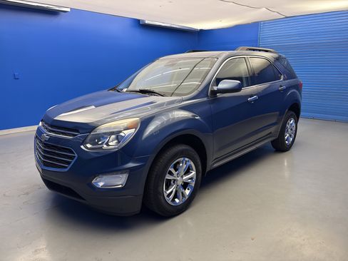 Used 2017 Chevrolet Equinox LT w/ Convenience Package FWD image 4