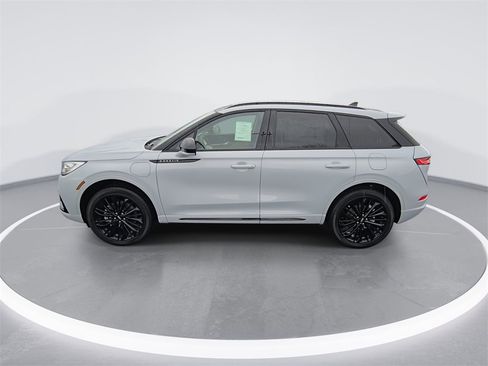 Used 2025 Lincoln Corsair Grand Touring w/ Jet Appearance Package image 5