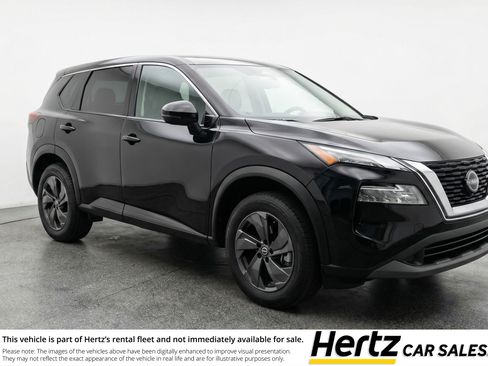 Used 2025 Nissan Rogue SV image 1