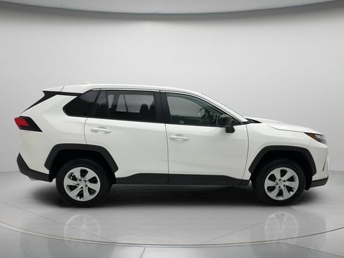 Used 2025 Toyota RAV4 LE AWD/4WD image 6