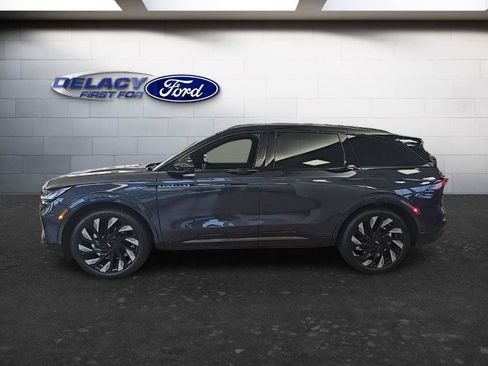 Used 2024 Lincoln Nautilus Reserve w/ Equipment Group 202A AWD/4WD image 3