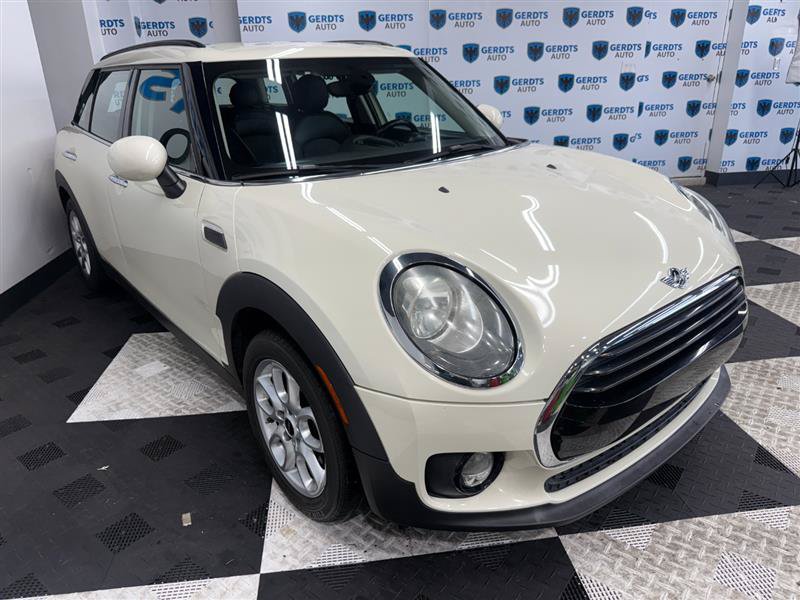 Used 2016 MINI Cooper Clubman FWD image 3