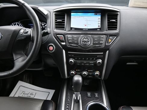 Used 2020 Nissan Pathfinder SL AWD/4WD image 20