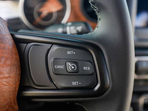 Used 2023 Jeep Gladiator Sport image 46