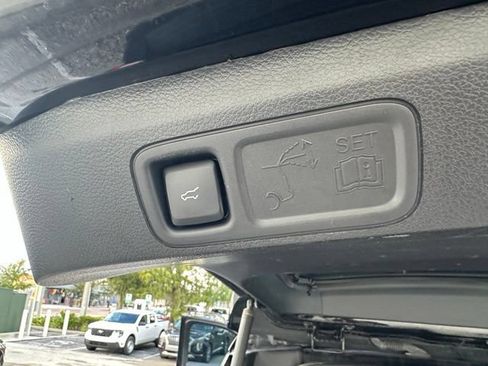 Used 2023 Ford Expedition Max XLT RWD image 32