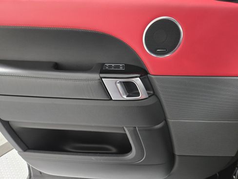 Used 2021 Land Rover Range Rover Sport HST image 22