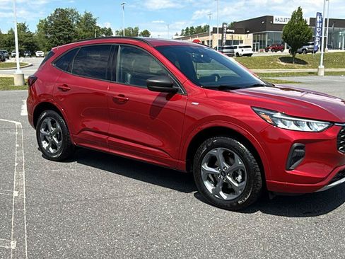 Used 2024 Ford Escape ST-Line w/ Tech Pack #1 AWD/4WD image 2