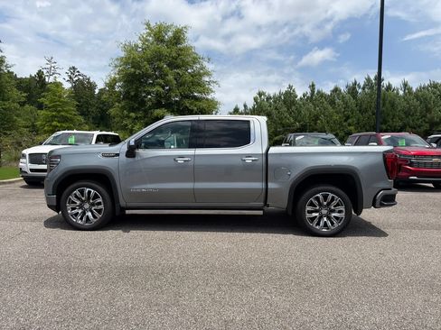Used 2023 GMC Sierra 1500 Denali w/ Denali Reserve Package AWD/4WD image 7