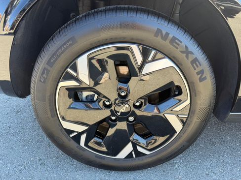 Used 2024 Kia Niro Wind FWD image 52
