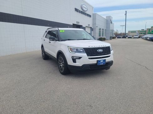 Used 2019 Ford Explorer Sport w/ Equipment Group 401A AWD/4WD image 8