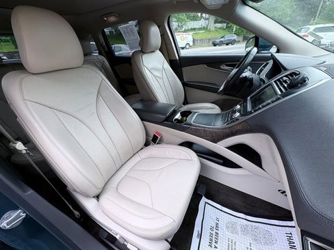 Used 2016 Lincoln MKX Reserve w/ Technology Package AWD/4WD image 23