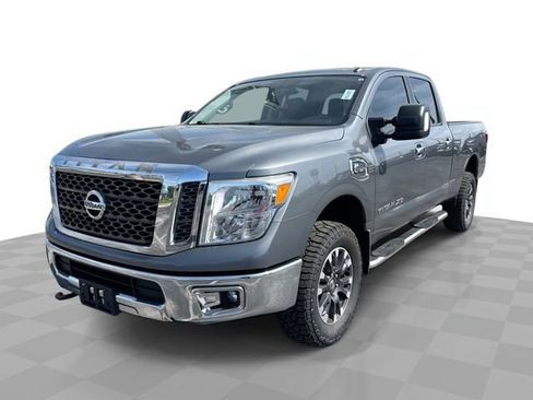 Used 2017 Nissan Titan SV RWD image 1