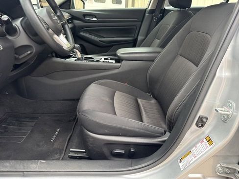 Used 2024 Nissan Altima 2.5 SV image 12