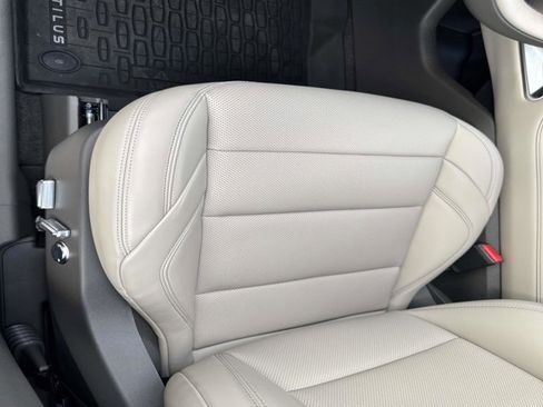 New 2025 Lincoln Nautilus Premier w/ Jet Appearance Package image 11