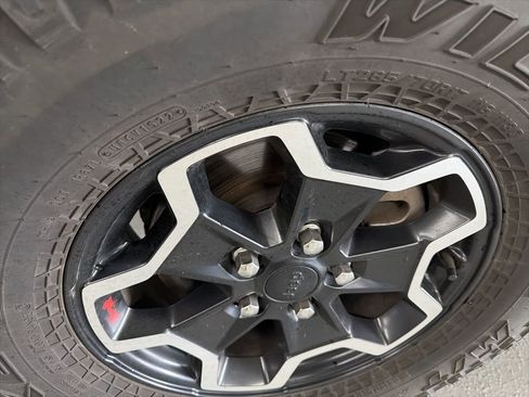 Used 2022 Jeep Gladiator Rubicon w/ LED Lighting Group image 9