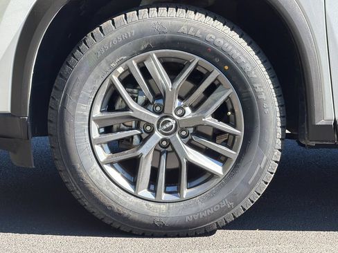Used 2024 Nissan Rogue S AWD/4WD image 26