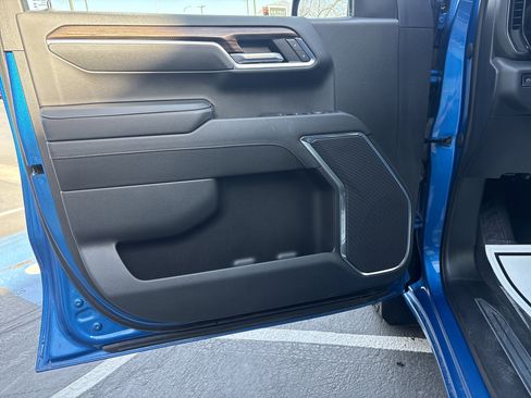 Used 2023 Chevrolet Silverado 1500 RST w/ Z71 Off-Road Package image 16