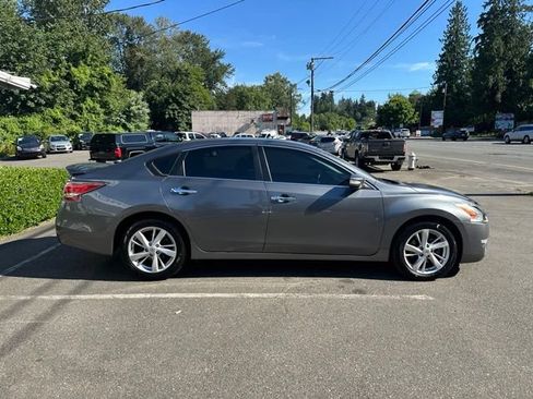 Used 2014 Nissan Altima 2.5 SL w/ Technology Package FWD image 4