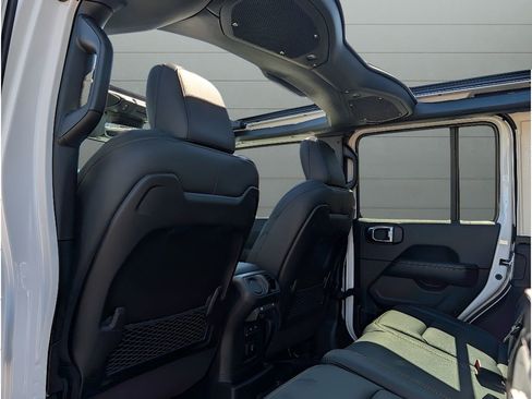 New 2026 Jeep Wrangler Sahara image 32