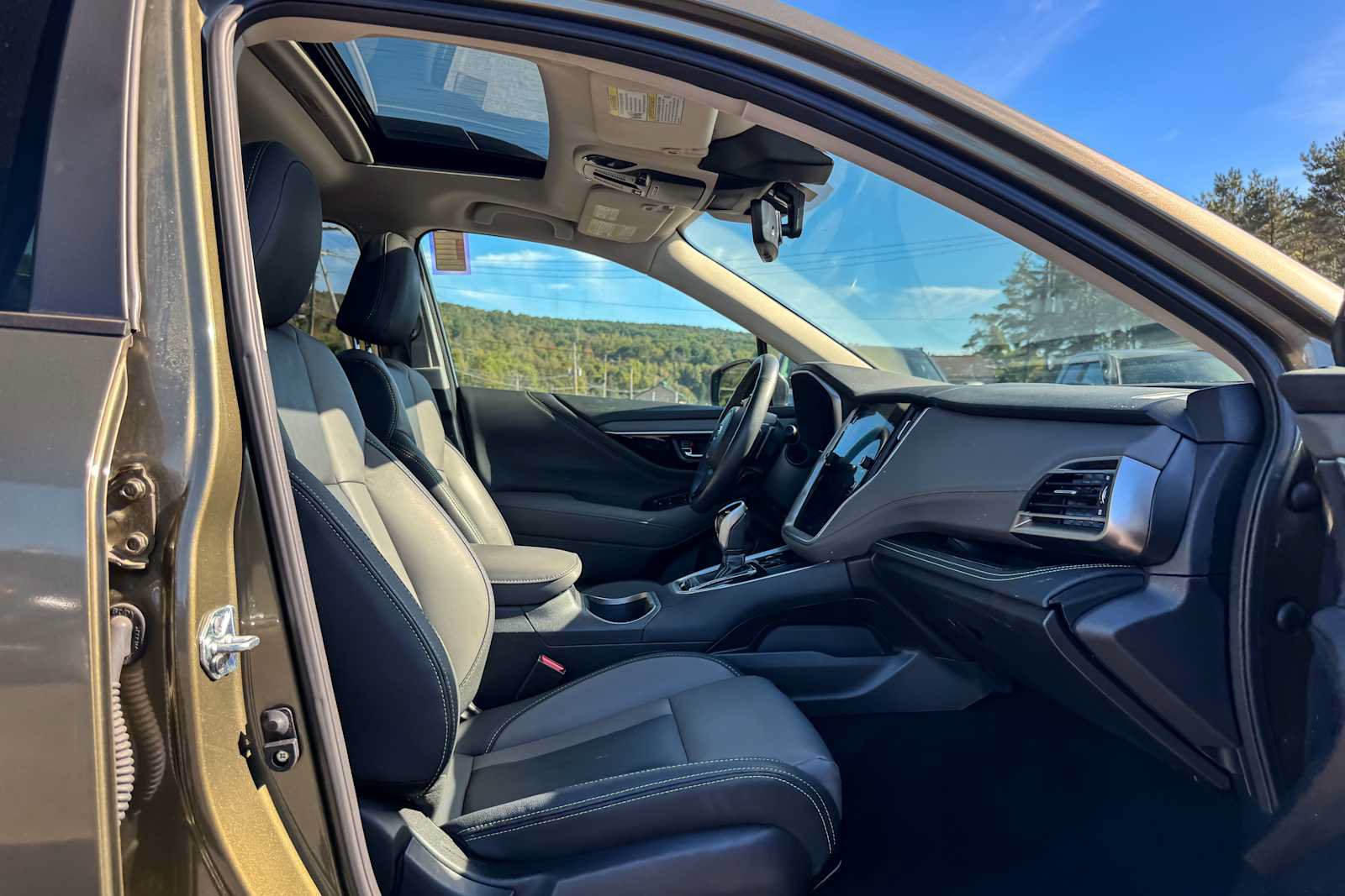 Certified 2025 Subaru Outback Onyx Edition AWD/4WD image 9