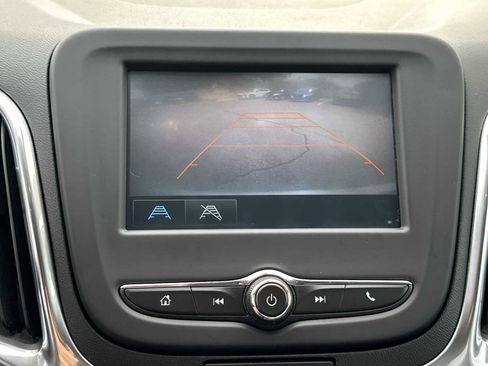 Used 2018 Chevrolet Equinox LT image 18